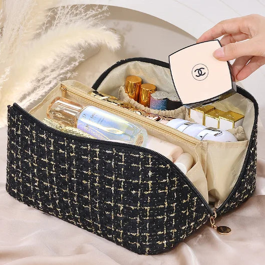 women-makeup-bag-travel-toiletry-organizer