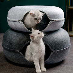 Donut-shaped cat bed with an interactive tunnel made of felt, ideal for kitten training, play, and resting indoors.