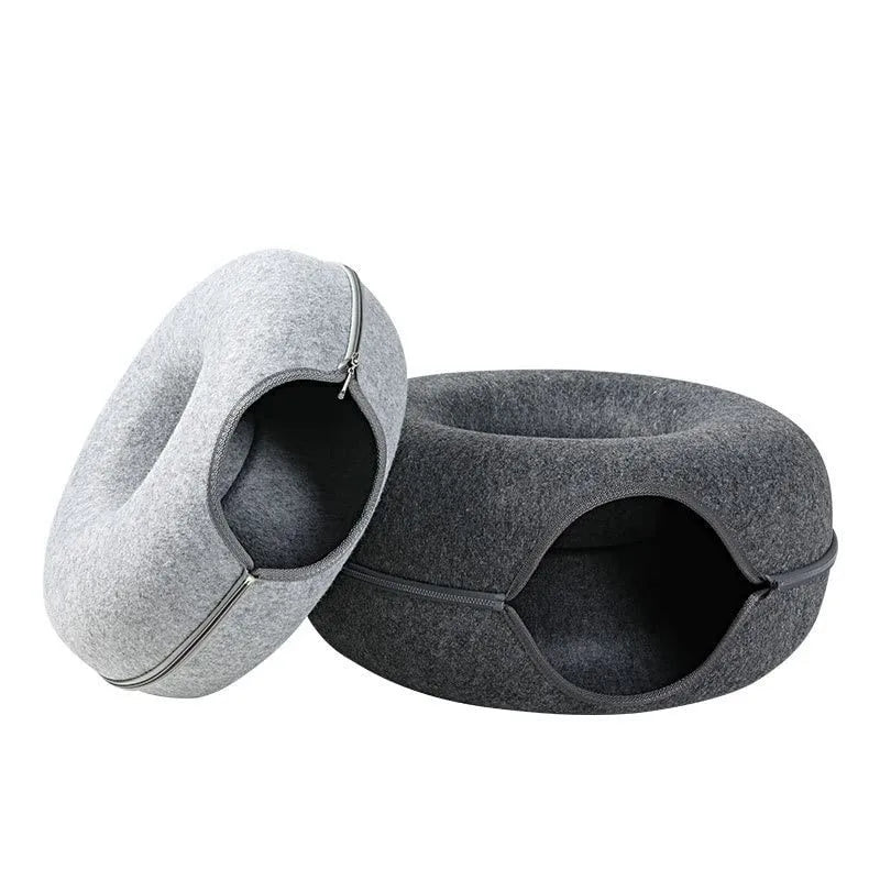 Donut-shaped cat bed with an interactive tunnel made of felt, ideal for kitten training, play, and resting indoors.