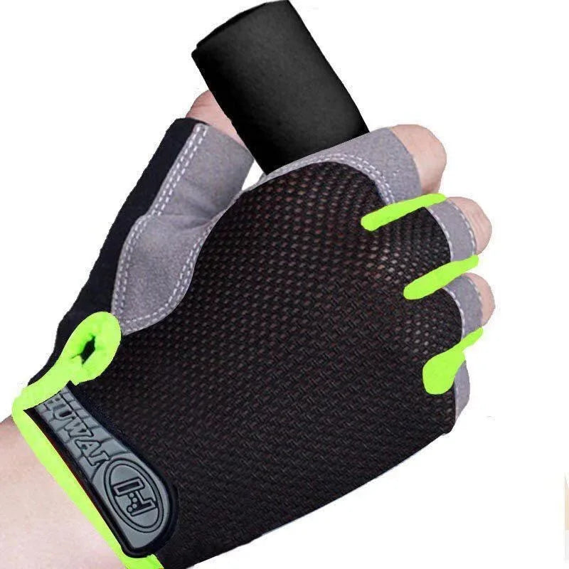 Breathable anti-slip half finger cycling and gym gloves for men and women, ideal for fitness and sports training